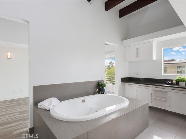 2618 Cove Street, Corona Del Mar CA 92625