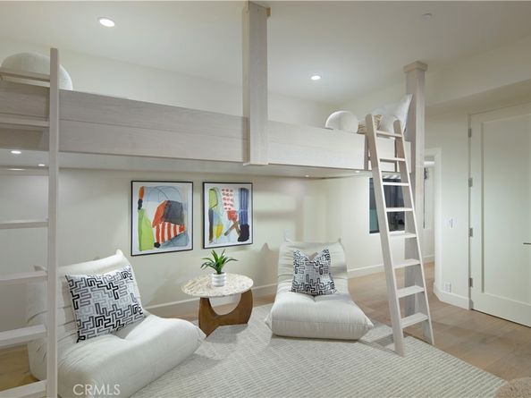 33 Bay Drive, Laguna Beach CA 92651