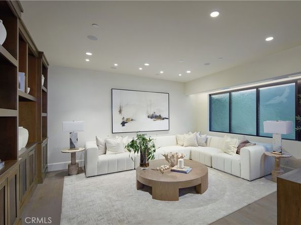 33 Bay Drive, Laguna Beach CA 92651