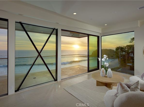 33 Bay Drive, Laguna Beach CA 92651