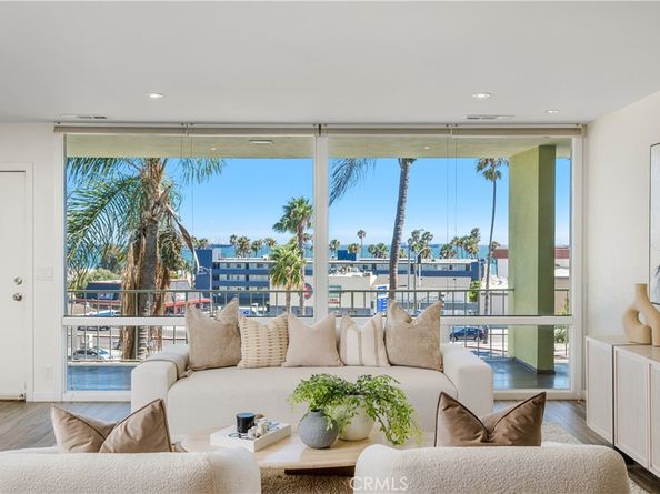 3901 E Livingston Drive 402, Long Beach CA 90803