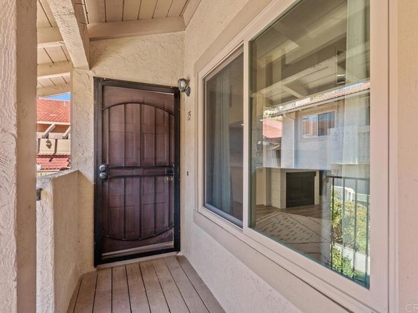2352 Altisma Way 15, Carlsbad CA 92009