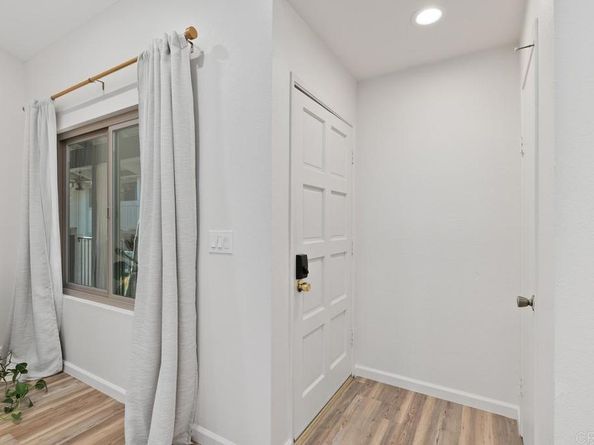 2352 Altisma Way 15, Carlsbad CA 92009