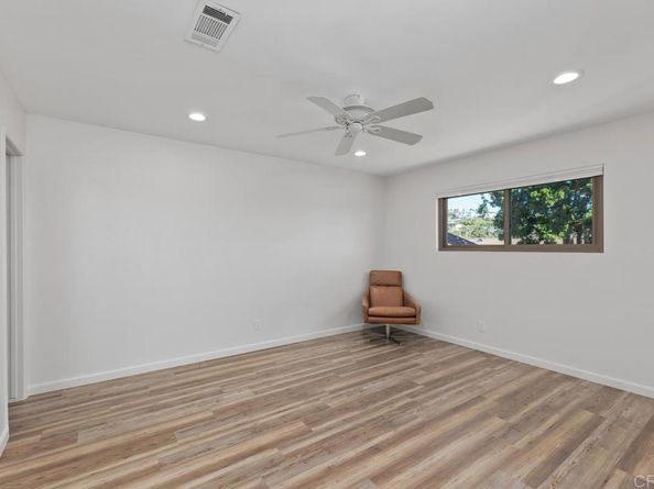 2352 Altisma Way 15, Carlsbad CA 92009