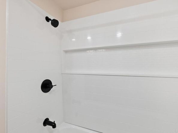 2352 Altisma Way 15, Carlsbad CA 92009