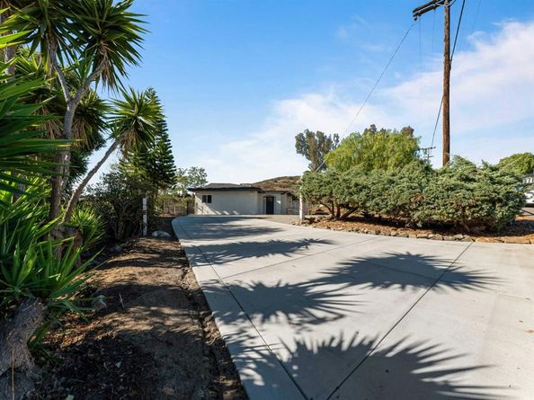 3781 Buena Creek Rd, Vista CA 92084