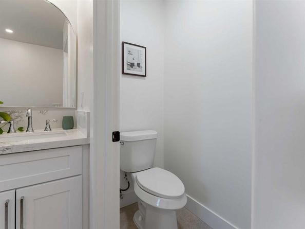 3781 Buena Creek Rd, Vista CA 92084