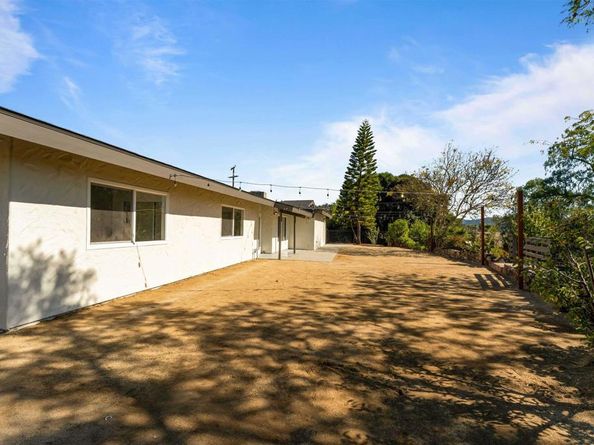 3781 Buena Creek Rd, Vista CA 92084