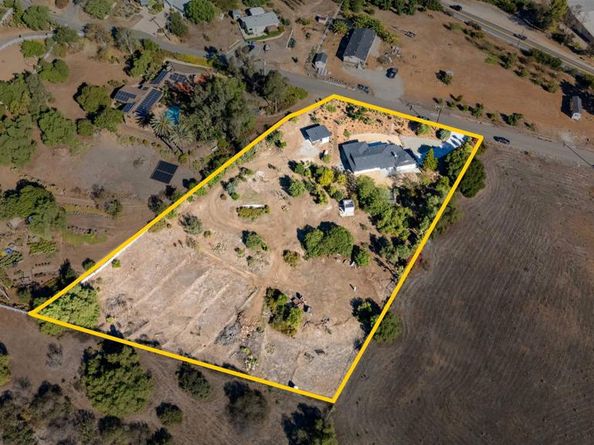 3781 Buena Creek Rd, Vista CA 92084