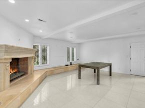 2222 Pier Avenue, Santa Monica CA 90405
