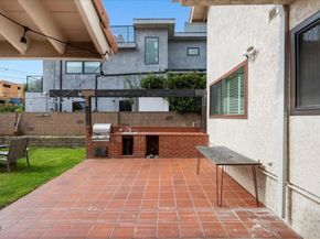 2222 Pier Avenue, Santa Monica CA 90405