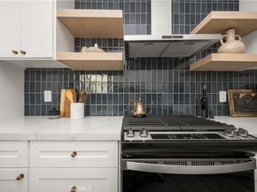 8051 Etiwanda Ave, Reseda CA 91335