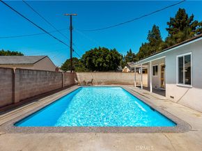 8051 Etiwanda Ave, Reseda CA 91335