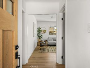 8051 Etiwanda Ave, Reseda CA 91335