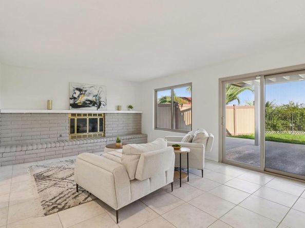 1895 Laurel Road, Oceanside CA 92054