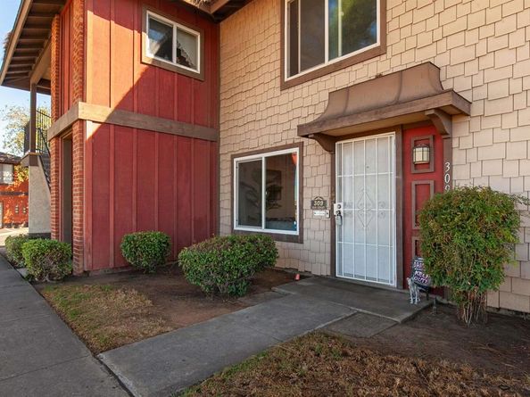 309 Sun Court, El Cajon CA 92021