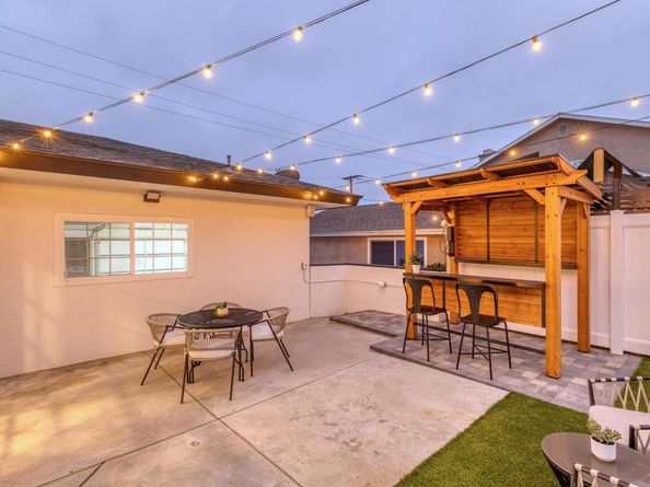 1674 Evergreen Street, Point Loma CA 92106