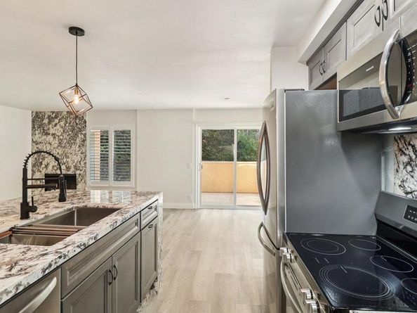 8262 Gilman Drive 1, La Jolla CA 92037