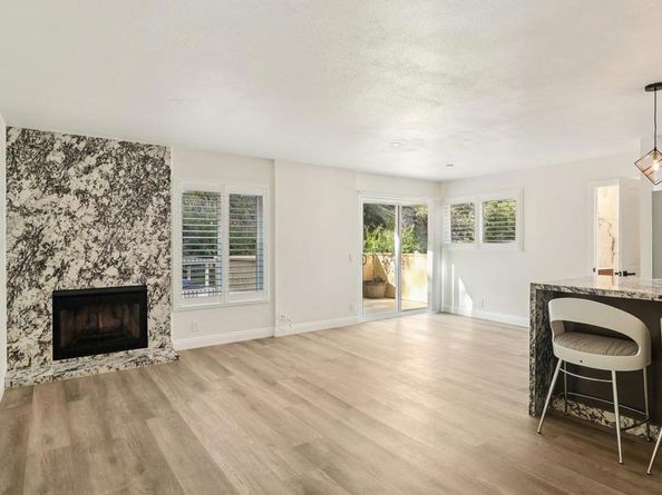 8262 Gilman Drive 1, La Jolla CA 92037