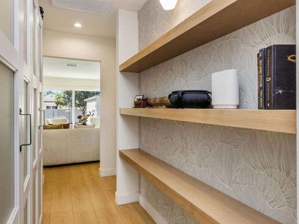 14362 Collins St, Sherman Oaks CA 91401