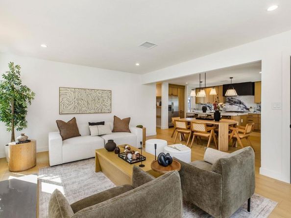 14362 Collins St, Sherman Oaks CA 91401