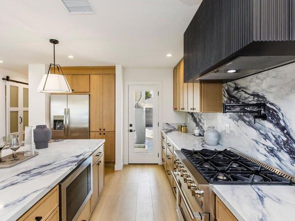 14362 Collins St, Sherman Oaks CA 91401