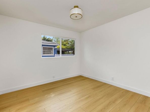14362 Collins St, Sherman Oaks CA 91401