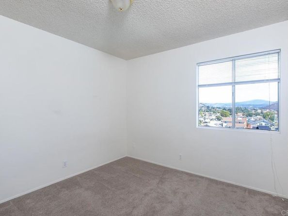 9867 Via Francis, Santee CA 92071