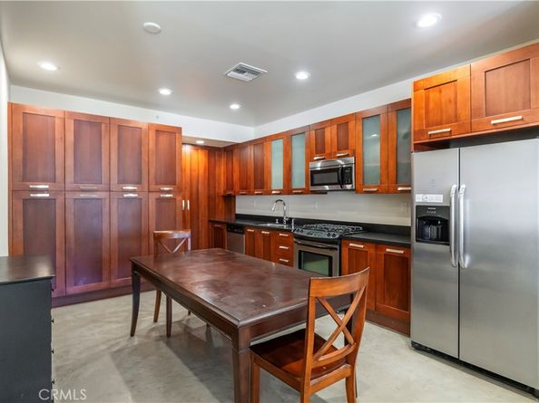 139 S Los Robles Avenue 205, Pasadena CA 91101