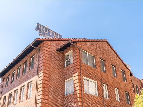 139 S Los Robles Avenue 205, Pasadena CA 91101