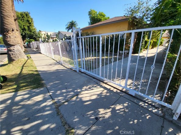 1240 S Muirfield Road, Los Angeles CA 90019