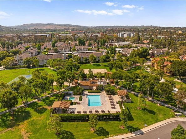 16 Wellesley 2, Irvine CA 92612
