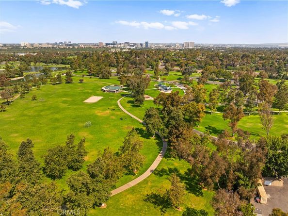 16 Wellesley 2, Irvine CA 92612