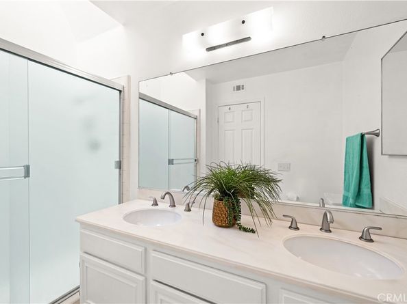 16 Wellesley 2, Irvine CA 92612