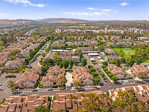 16 Wellesley 2, Irvine CA 92612