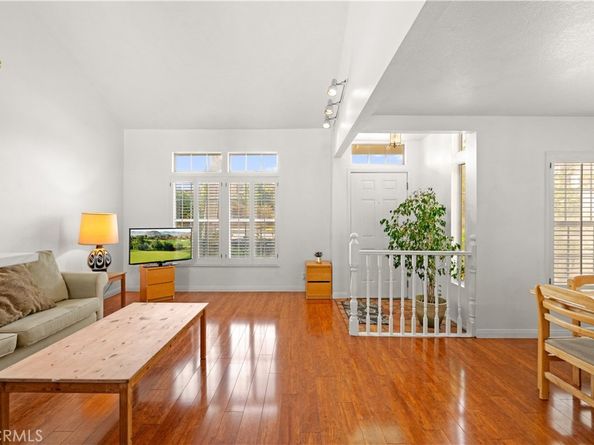 16 Wellesley 2, Irvine CA 92612