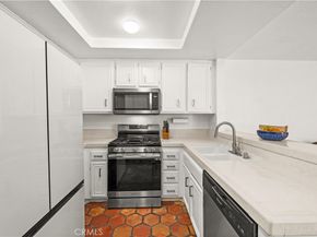 16 Wellesley 2, Irvine CA 92612