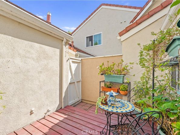 16 Wellesley 2, Irvine CA 92612