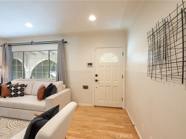 5835 Denny Avenue, North Hollywood CA 91601