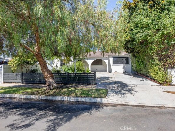 5835 Denny Avenue, North Hollywood CA 91601