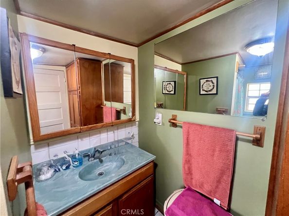 933 S La Verne Avenue, East Los Angeles CA 90022