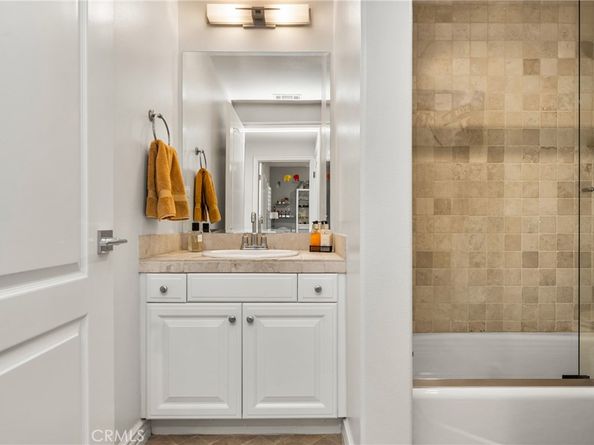 1000 E Ocean 613, Long Beach CA 90802