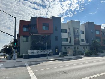 400 W Central