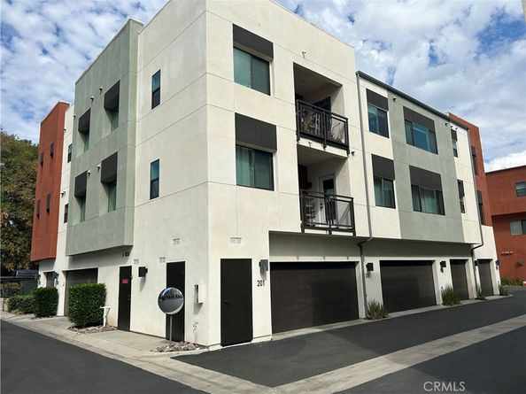 400 W Central 304, Brea CA 92821