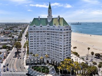 800 E Ocean Boulevard