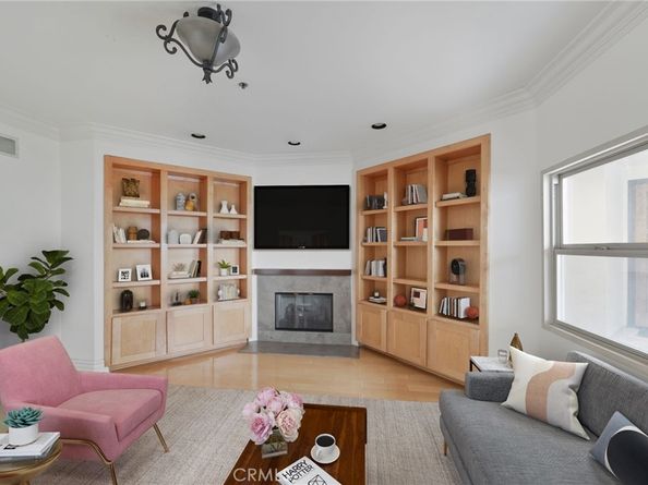 850 N Croft 301, Los Angeles CA 90069