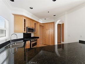 850 N Croft 301, Los Angeles CA 90069