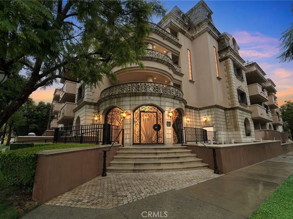 850 N Croft 301, Los Angeles CA 90069