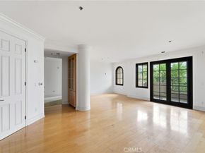 850 N Croft 301, Los Angeles CA 90069