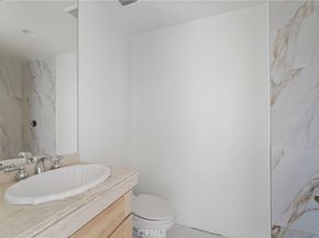 850 N Croft 301, Los Angeles CA 90069